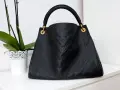 Z czego wykonane są torebki Louis Vuitton? Odkryj materiały i jakość