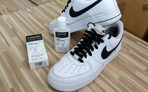 Jak skutecznie wybielić zżółknięte buty Nike Air Force i przywrócić ich blask