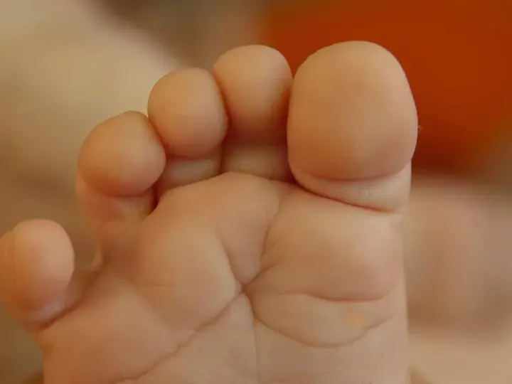 Malutka stópka, 13,5 cm jaki to rozmiar buta dla niemowlaka?