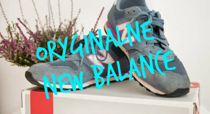 Szare buty New Balance, czy sizeer ma oryginalne buty? Na zdjęciu widać parę szarych sneakersów z fioletowymi i białymi akcentami.