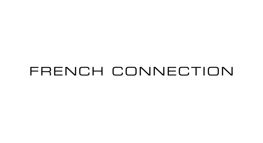 Logo marki French Connection. To brytyjska marka odzieżowa znana z modnych ubrań i akcesoriów.
