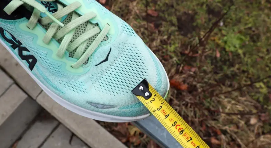 Miętowy but Hoka z miarką. Czy to ta am shoe company co to za firma?